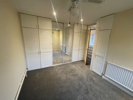 3 Bed Semi-Detached House, Barford Rise, LU2 - Photo 5