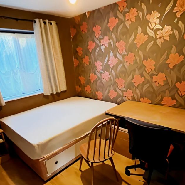 2 bedroom 1 bathroom - Photo 1