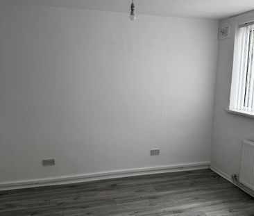 16 Princes Drive Newtownabbey, BT37 0AZ - Photo 1