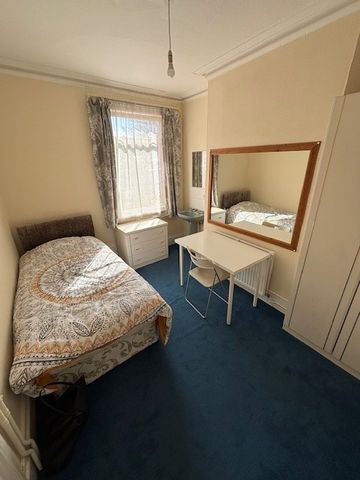 Room in a Shared House, Lorne Street, RG1 - Photo 2