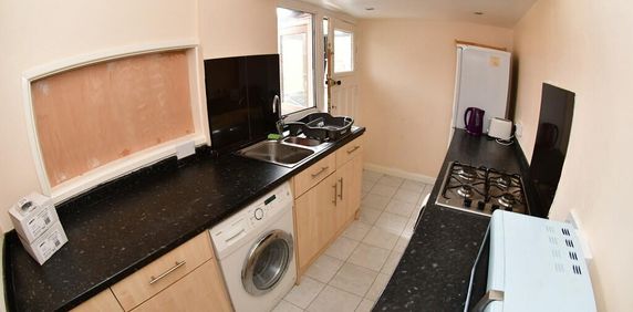 Room in a Shared House, The Mount, CV3 - Photo 2