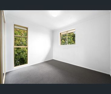 1/35 Huth Street, Labrador, Qld 4215 - Photo 2