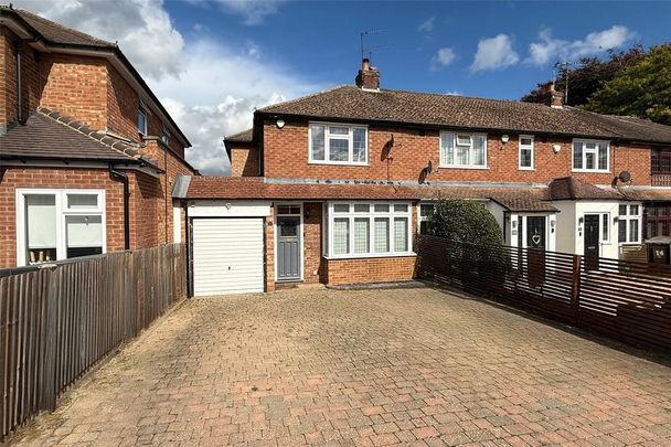 3 bedroom end of terrace house to rent - Photo 1