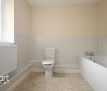 2 bedroom flat to rent - Photo 6