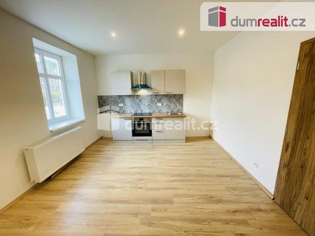 Pronájem bytu 2+kk 40 m2 - Fotografie 2