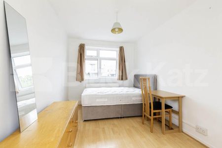 split level 3 bedroom a short walk from the trendy Camden Markets - Photo 4
