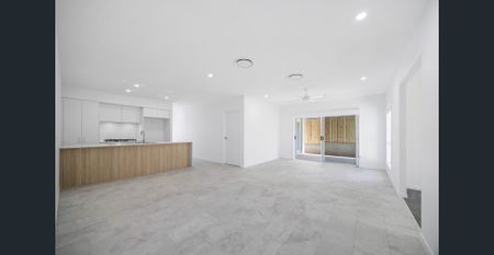 Spacious Family Home - Photo 2