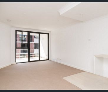 Affordable Living in Heart of Subiaco - Photo 1