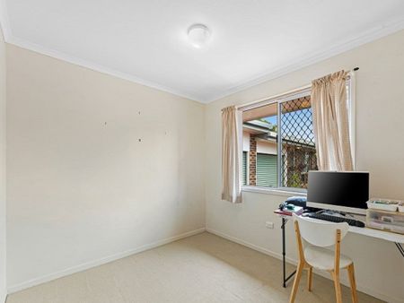 Neat & Tidy Unit in a Quiet Complex - Photo 3