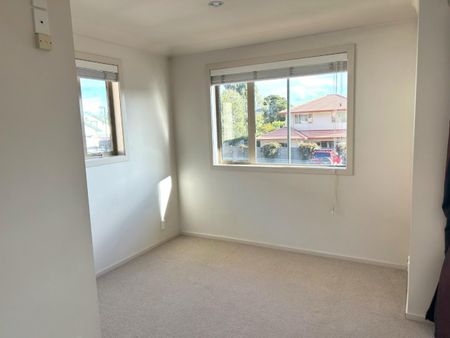 3 Bedroom Apartment - Photo 3