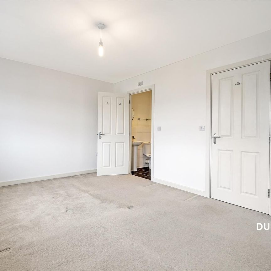 Peache Road, Colchester - Photo 1