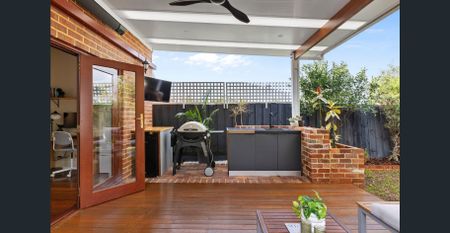 Character, Comfort & Convenience in One - Photo 2