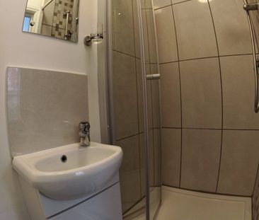 219 Monks Road, Lincoln, Lincolnshire, LN2 5JS - Photo 6