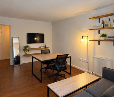 2 Bed Flat, Pelling St, E14 - Photo 1