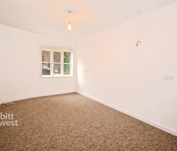1 bedroom retirement property to rent - Photo 4