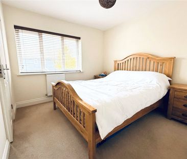 Starlings Roost, Bracknell, Berkshire, RG12 - Photo 6