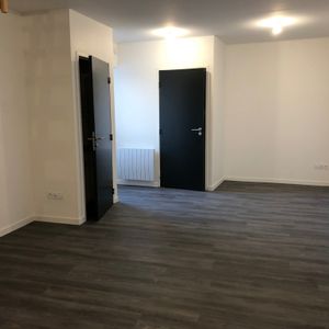 Location Appartement 4 pièces 81m² SALAISE SUR SANNE 38150 - Photo 2