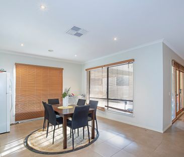 ROOMING HOUSE - ONE ROOM AVAILABLE - Photo 2