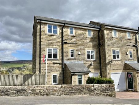 4 bedroom semi-detached house to rent - Photo 2