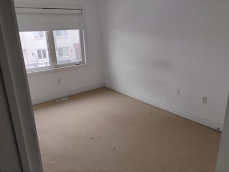 For Lease - 51 Beverley Glen Boulevard Unit# 42, Vaughan, Ontario - Photo 4