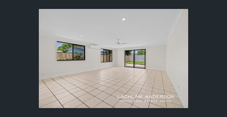 Freshly Renovated Family Home – Walk to the Beach! - Photo 2