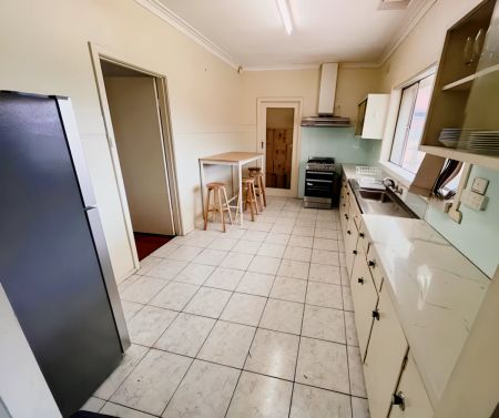 Room 3 (Private) - Photo 5