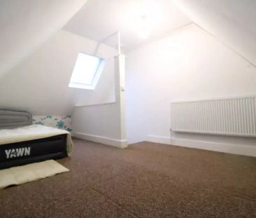 3 bedroom end of terrace house to rent - Photo 2