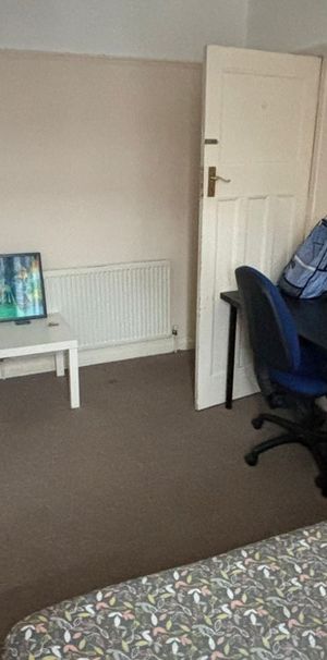 Room in a Shared House, Filton Avenue, BS7 - Photo 1
