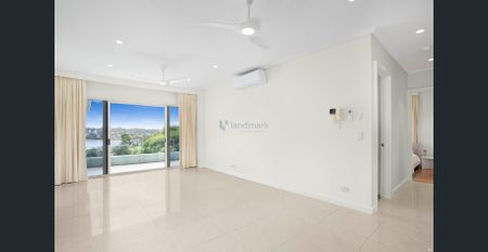 Top Floor Waterfront Apartment - Photo 2