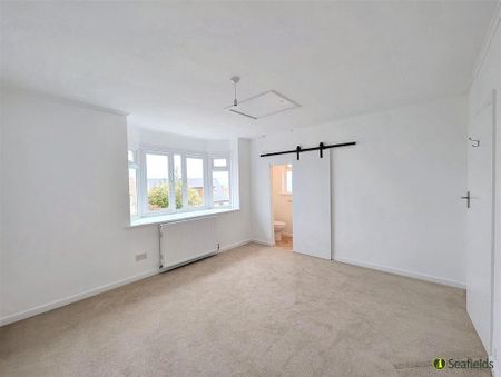 3 bedroom detached house to rent - Photo 5