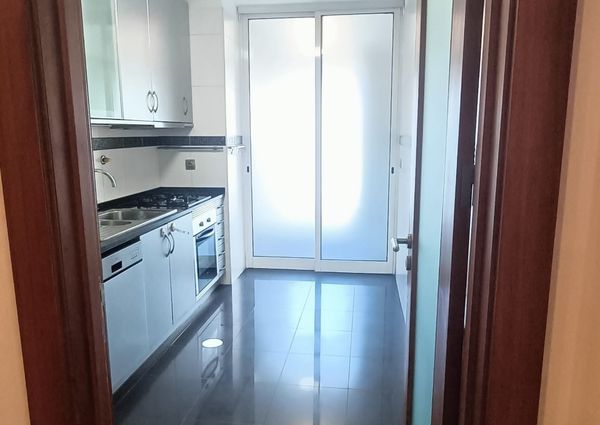 Apartamento T2 em Condomínio Fechado com Piscina, Matosinhos-Sul