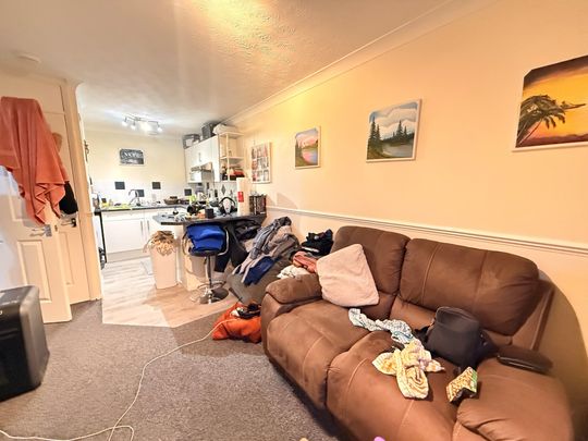 Markwell Wood, Harlow - Photo 1