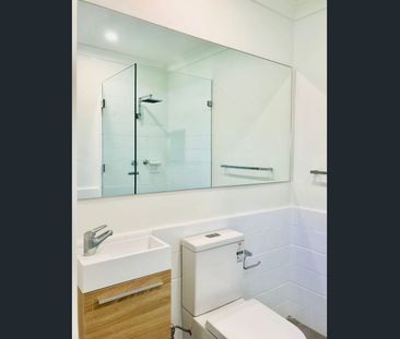 Large Bondi Beach House - Short Term Lease Considered - Photo 2