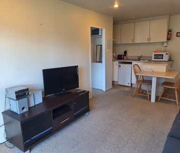 27/54 Hill Street, Thorndon - Photo 2