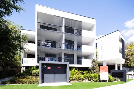 402/147 Sir Fred Schonell Drive, St Lucia QLD 4067 - Photo 4