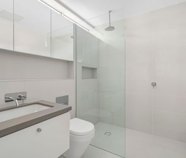 Modern Two Bedroom Townhouse - Photo 3