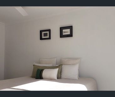 Luxurious Waterfront Living – Fully Furnished Single-Level Home - Photo 3