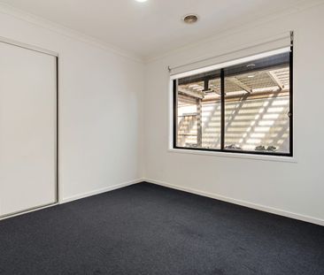 3 bedroom, Low Maintenance Family Home! - Photo 5