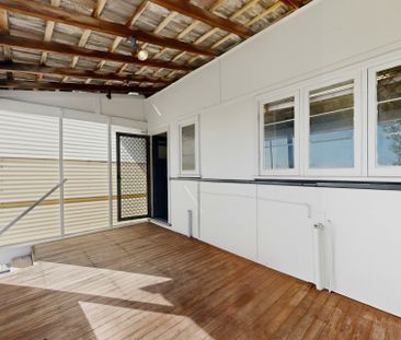 Excellent 3-Bedroom home in the heart of Yokine! - Photo 4