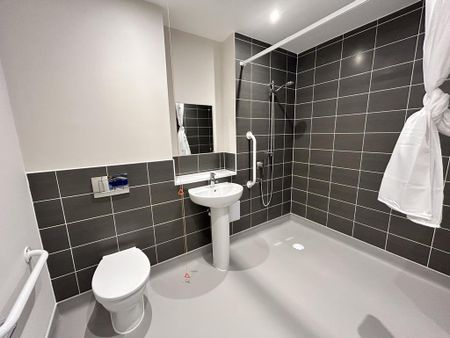 2 bedroom apartment to rent - Photo 5