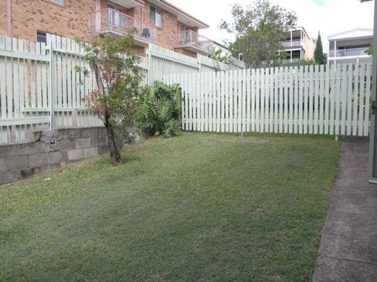 2/69 Douglas Street, 4120, Greenslopes Qld - Photo 1