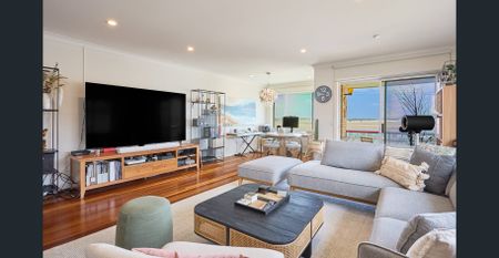 Beachfront Beauty! - Photo 3