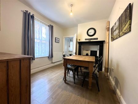 6 bedroom terraced house to rent - Photo 3