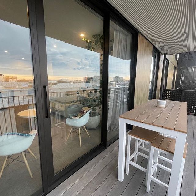 Gorgeous and Convenient - with a carpark! - Photo 1