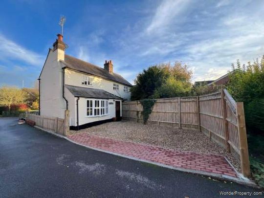 4 bedroom property to rent in Hungerford - Photo 1