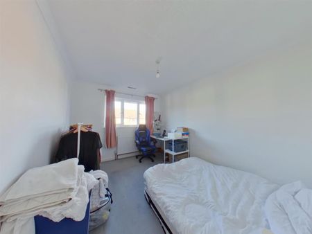 Shannon Road Stubbington Fareham, Hampshire PO14 3RS - Photo 5