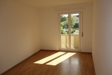 Zentral gelegene Wohnung mit grossem Balkon - Photo 2