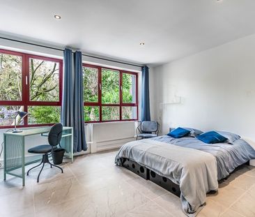 Room at Rue d'Assaut 38 - Foto 1