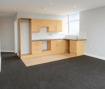 2 bedroom penthouse to rent - Photo 2
