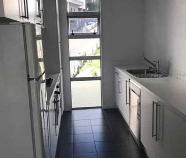 Spacious two bedroom apartment - Photo 4
